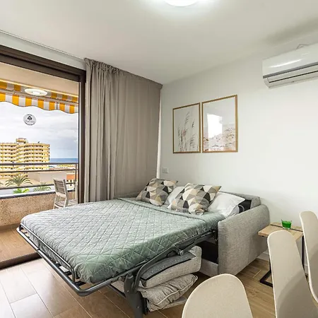 As De Casas - Valdes Center 11 - Cristianos * Лос Кристианос